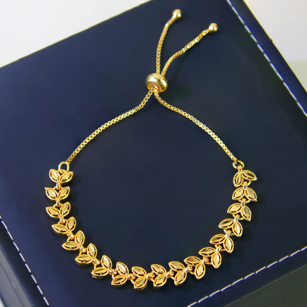 Bracelet manchette élégant plaqué or 21k – Dubai