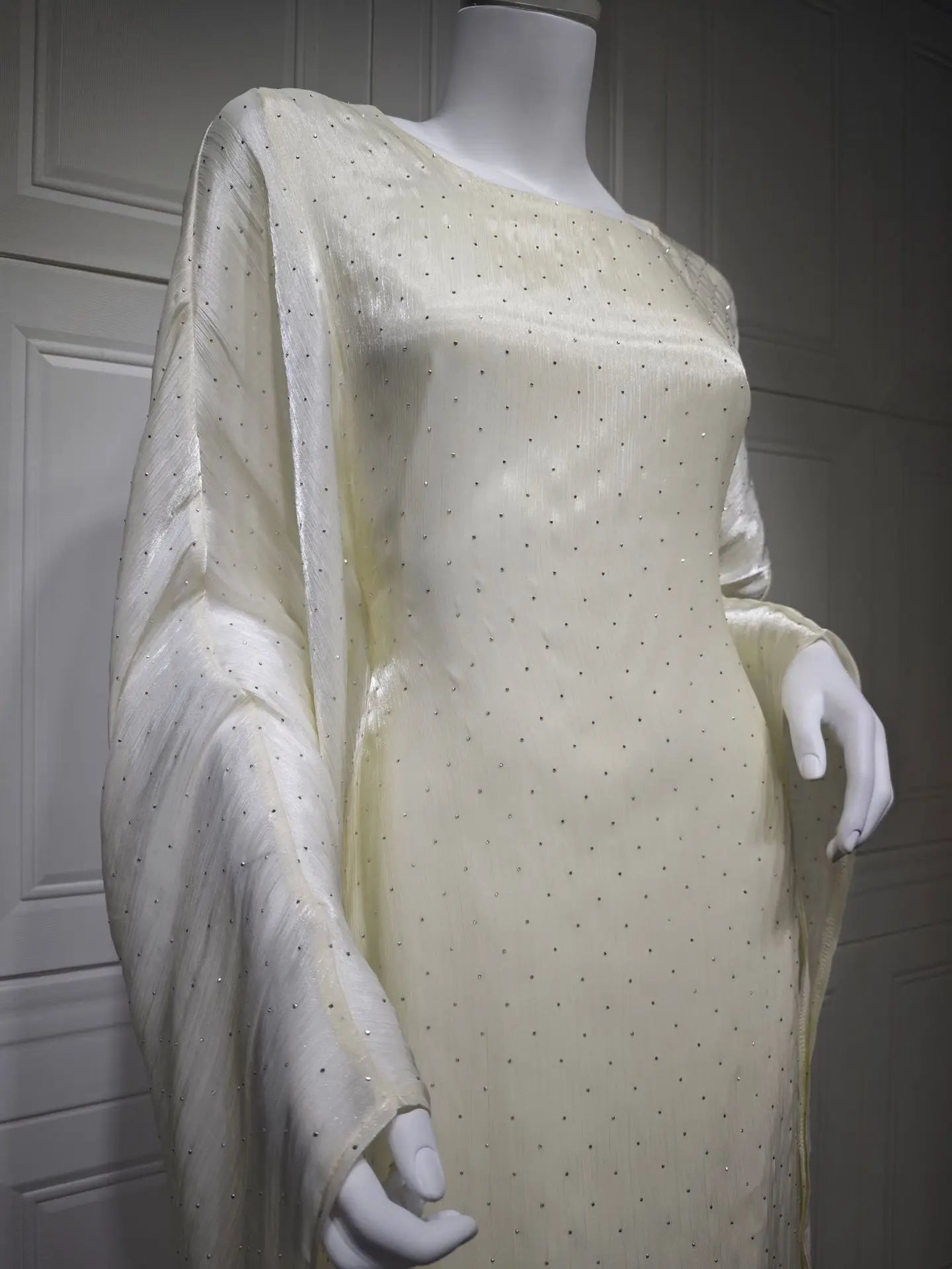 Abaya Ramadan Femme Manches Chauve-Souris Perlée