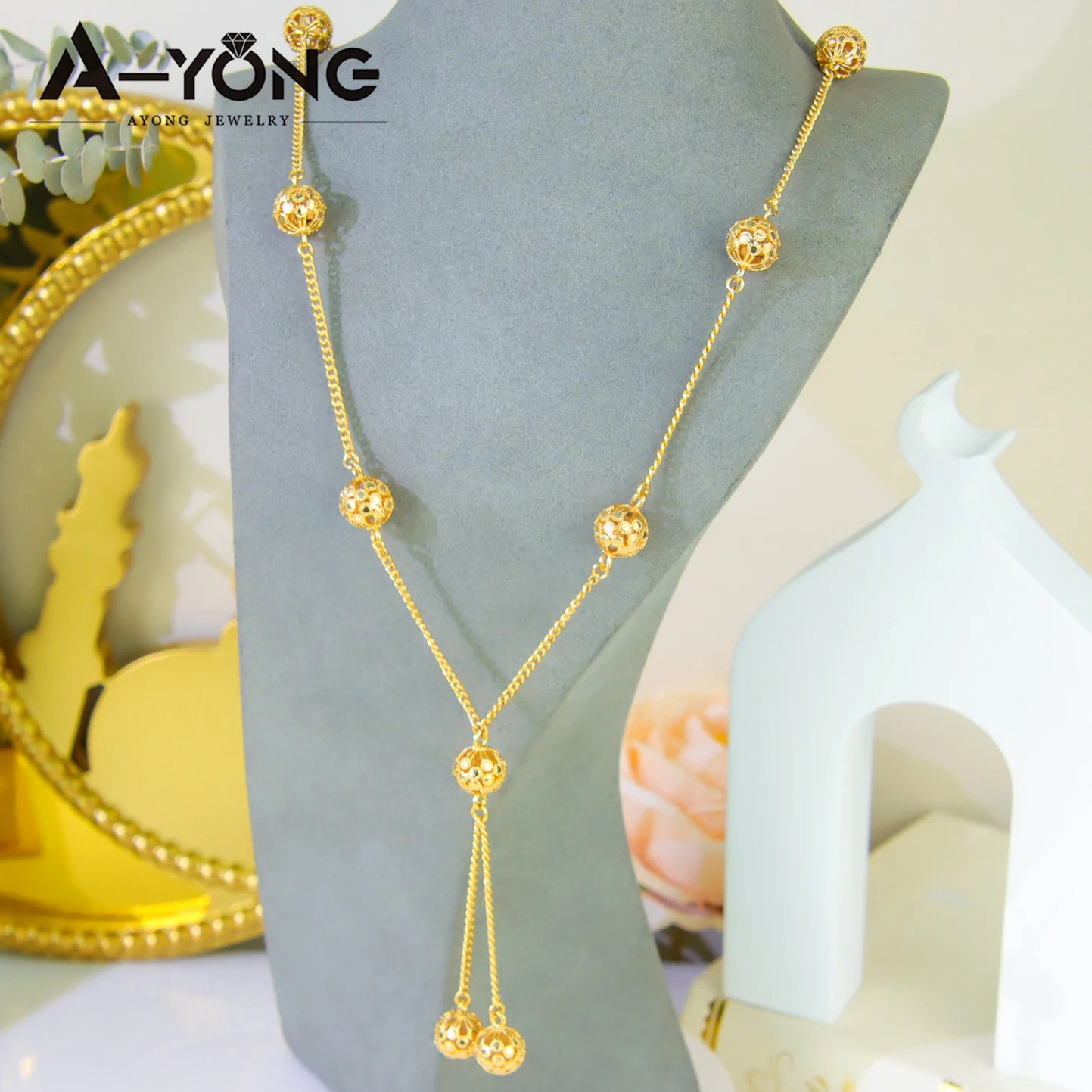 Long collier à breloques plaqué or 21k – Style Dubai