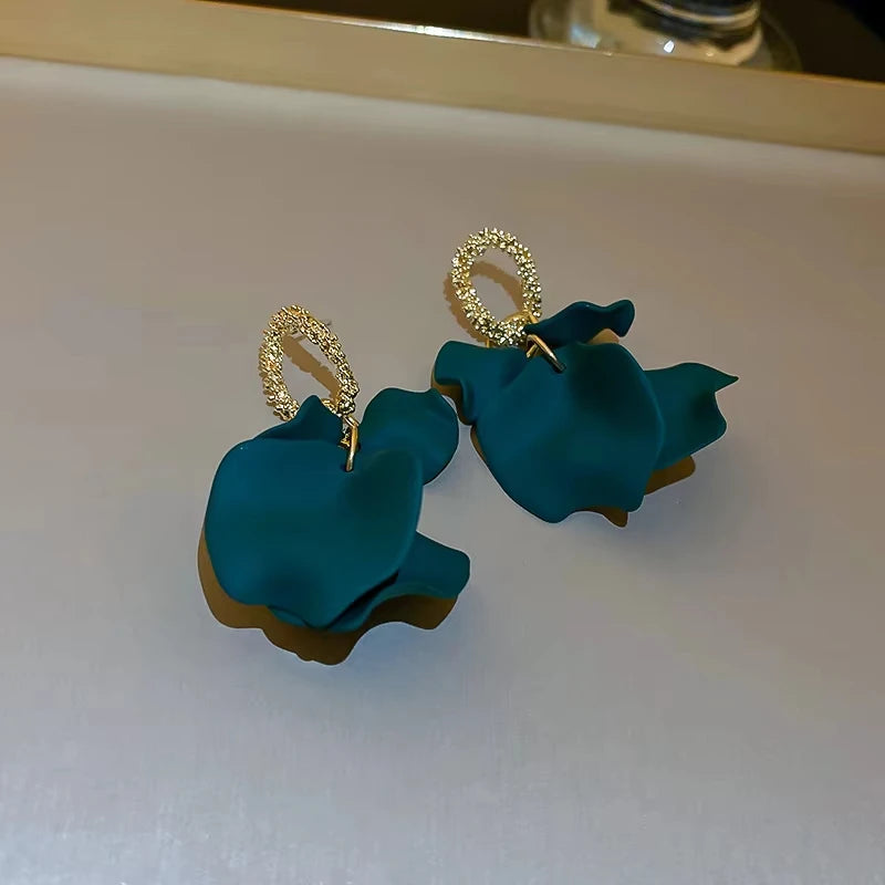 Boucles d'oreilles pendantes pétales de rose – Style vintage