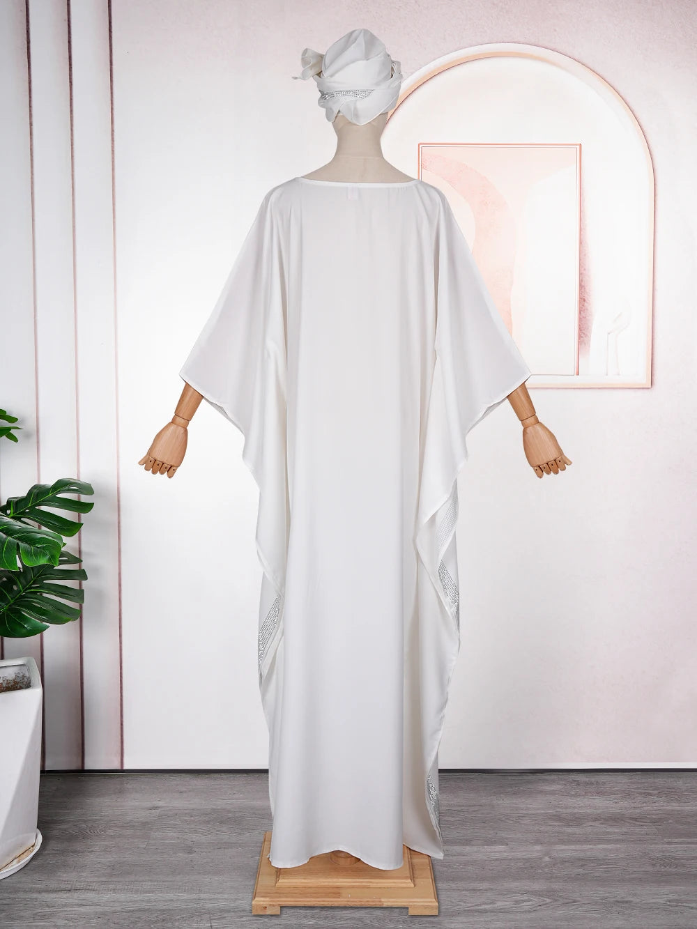 Abaya luxe Dubai 2025 – Élégance moderne