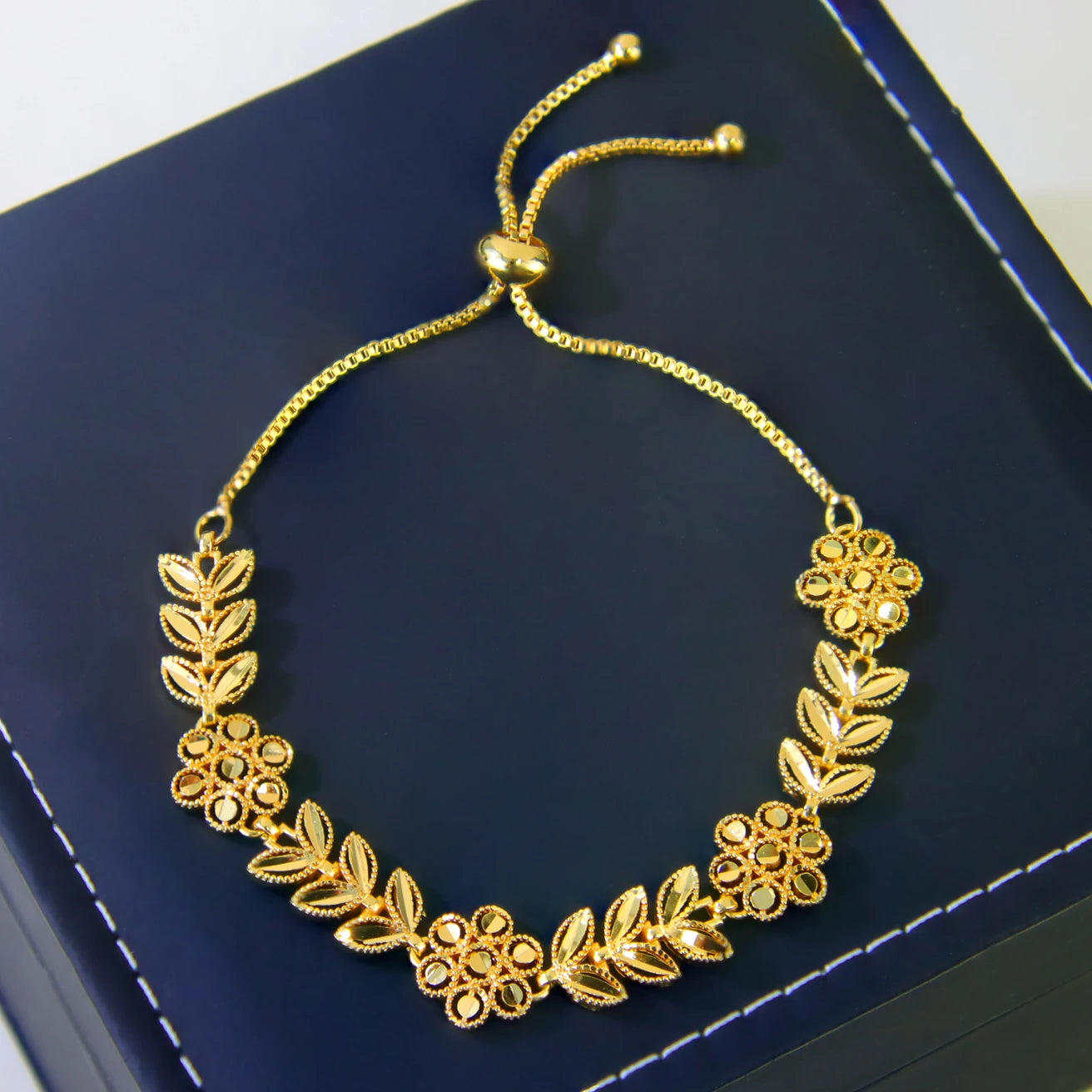Bracelet manchette élégant plaqué or 21k – Dubai