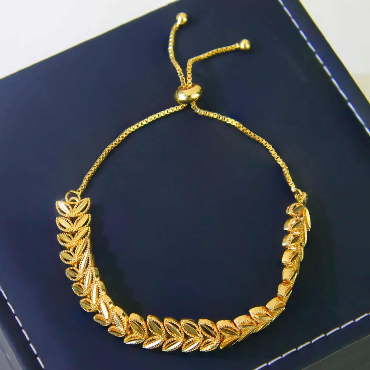 Bracelet manchette élégant plaqué or 21k – Dubai