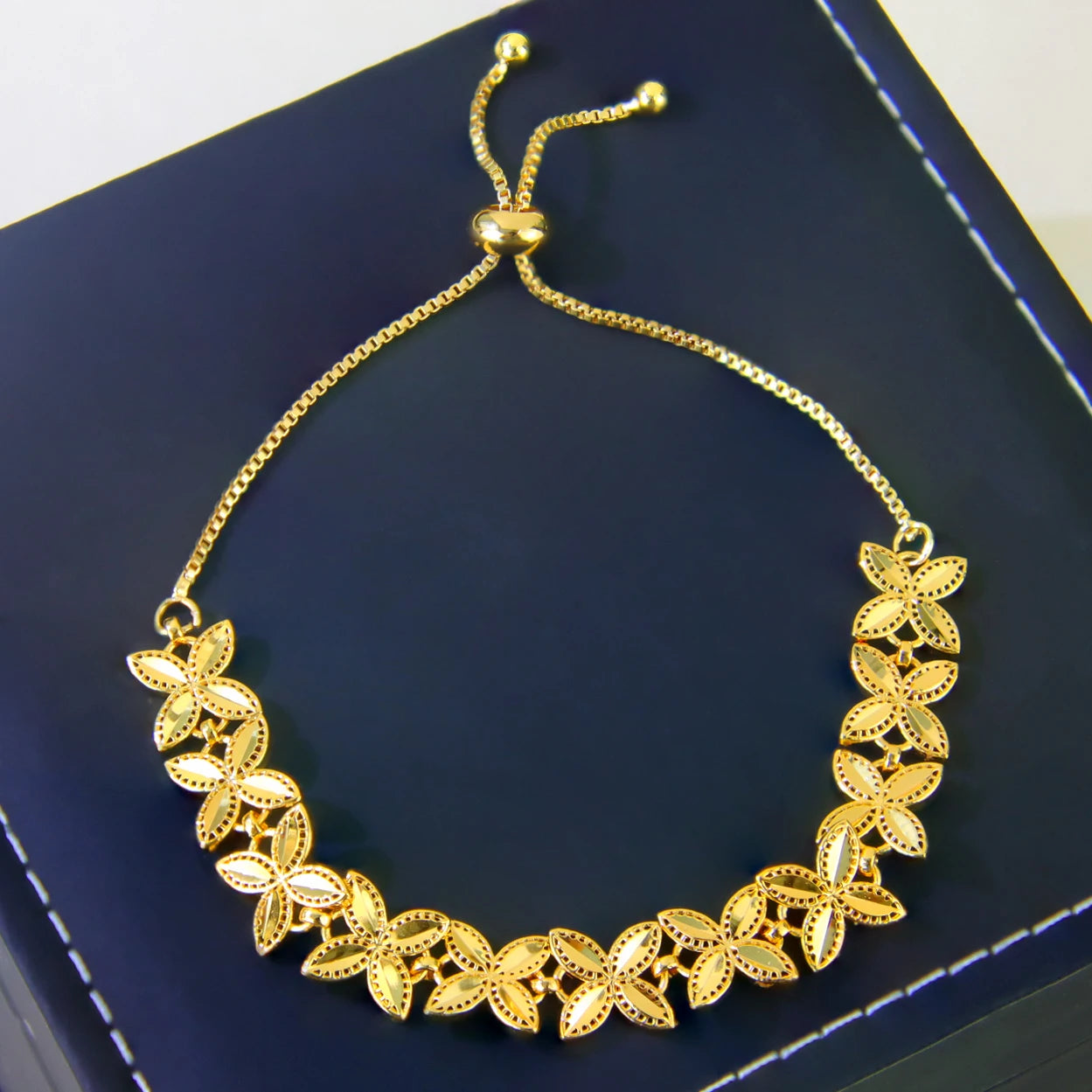 Bracelet manchette élégant plaqué or 21k – Dubai
