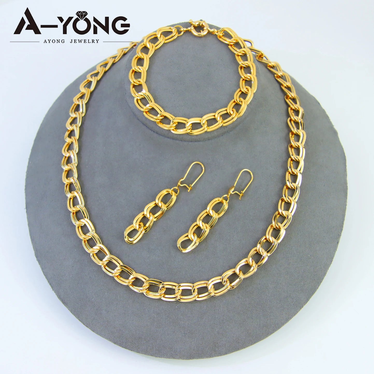 Collier imposant plaqué or 21k – Style punk oriental