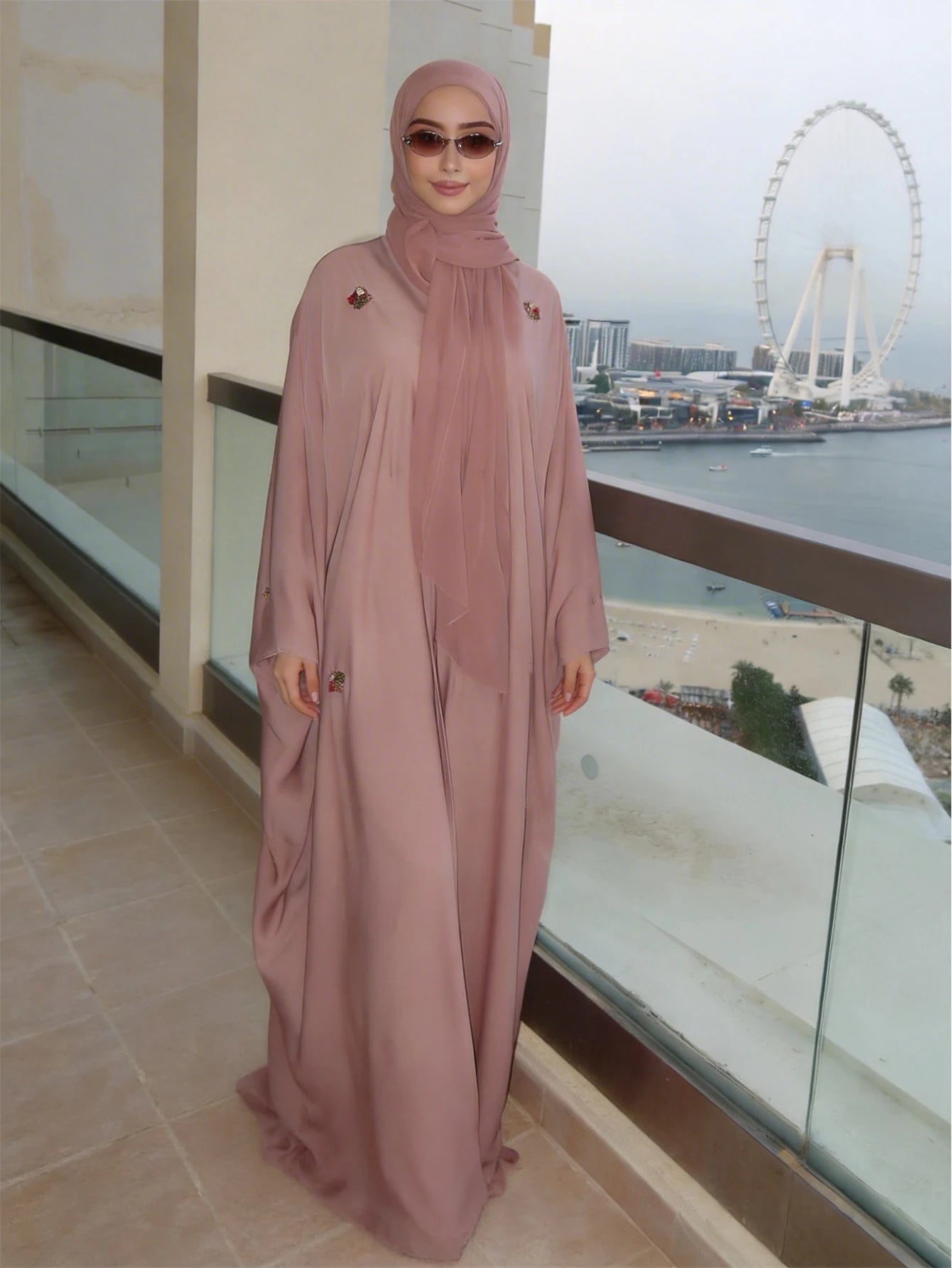 Abaya Rose Brodée Femme – Robe Islamique Manches Chauve-Souris