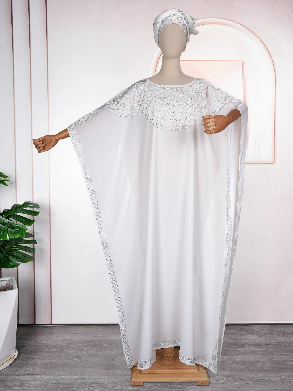 Abaya luxe Dubai 2025 – Élégance moderne