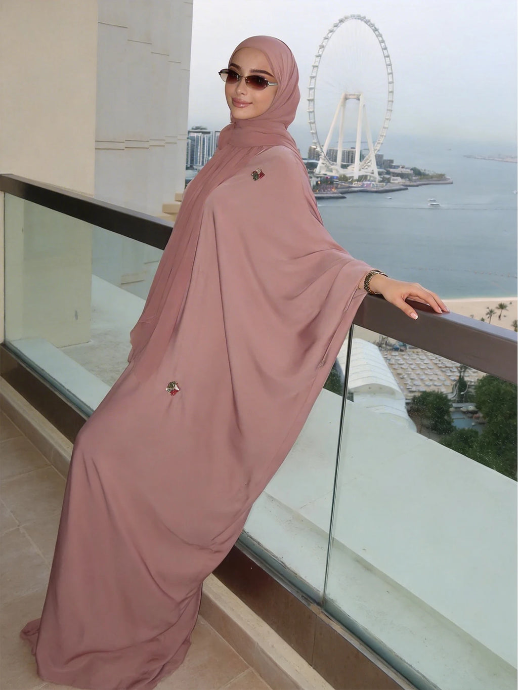 Abaya Rose Brodée Femme – Robe Islamique Manches Chauve-Souris