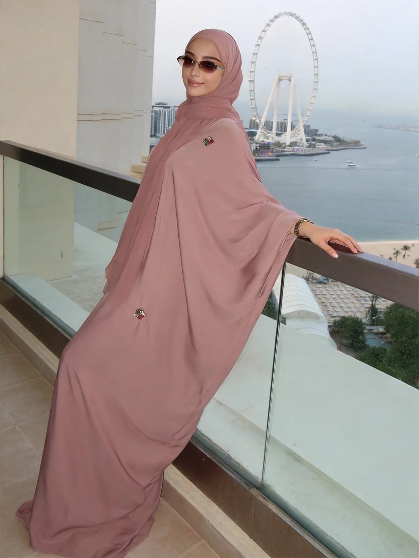 Abaya Rose Brodée Femme – Robe Islamique Manches Chauve-Souris