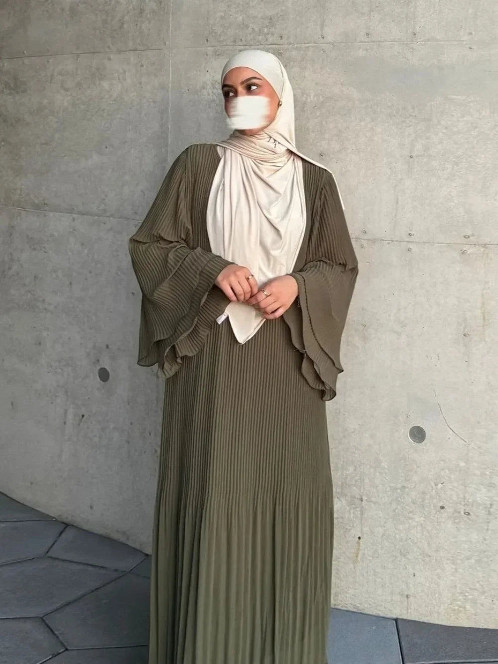 Robe musulmane manches évasées plissées – Aïd