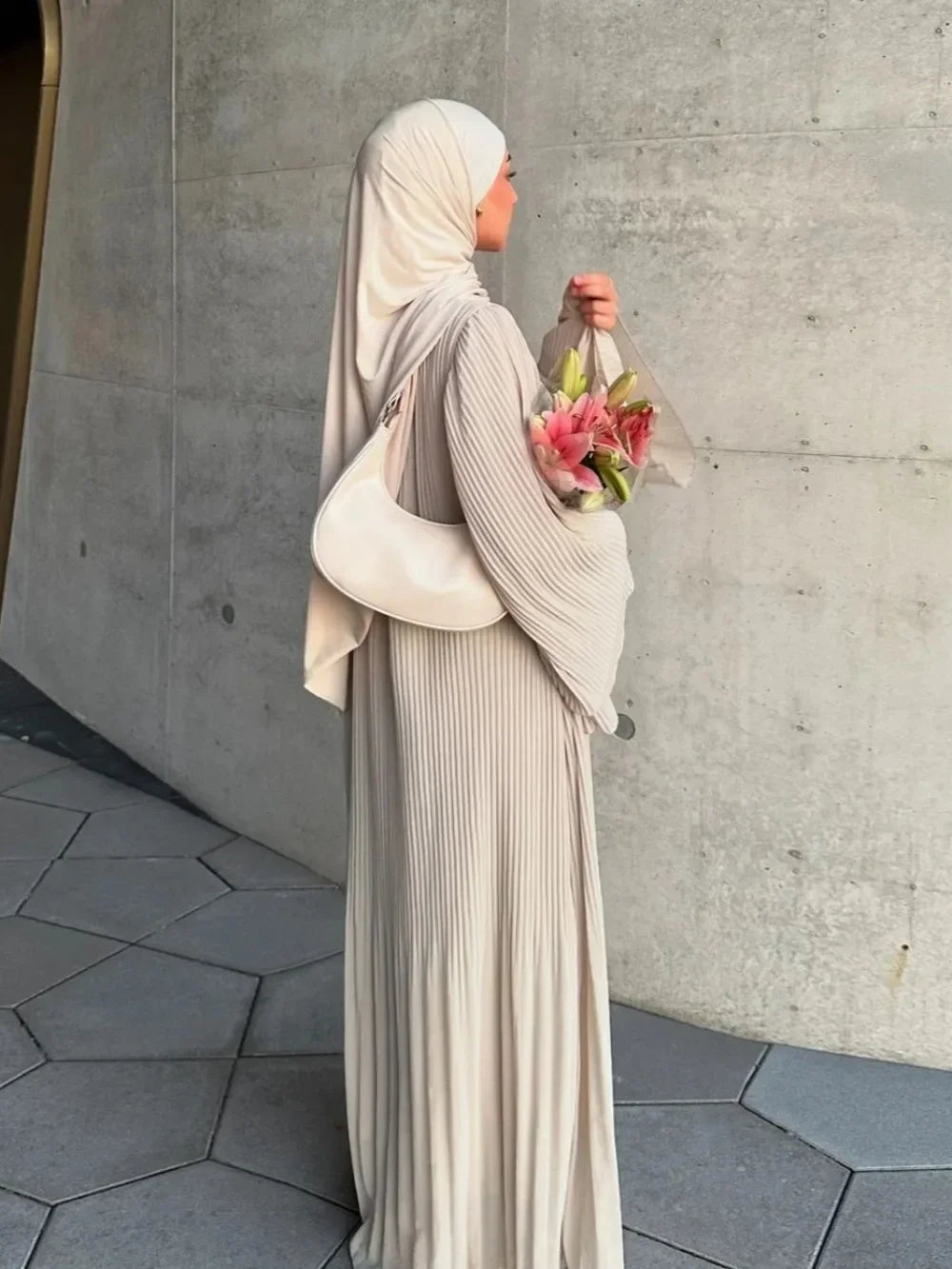 Robe musulmane manches évasées plissées – Aïd