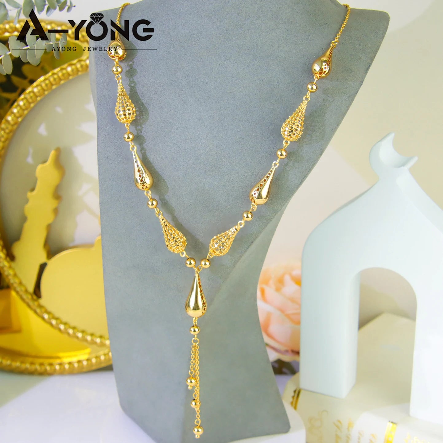 Long collier à breloques plaqué or 21k – Style Dubai