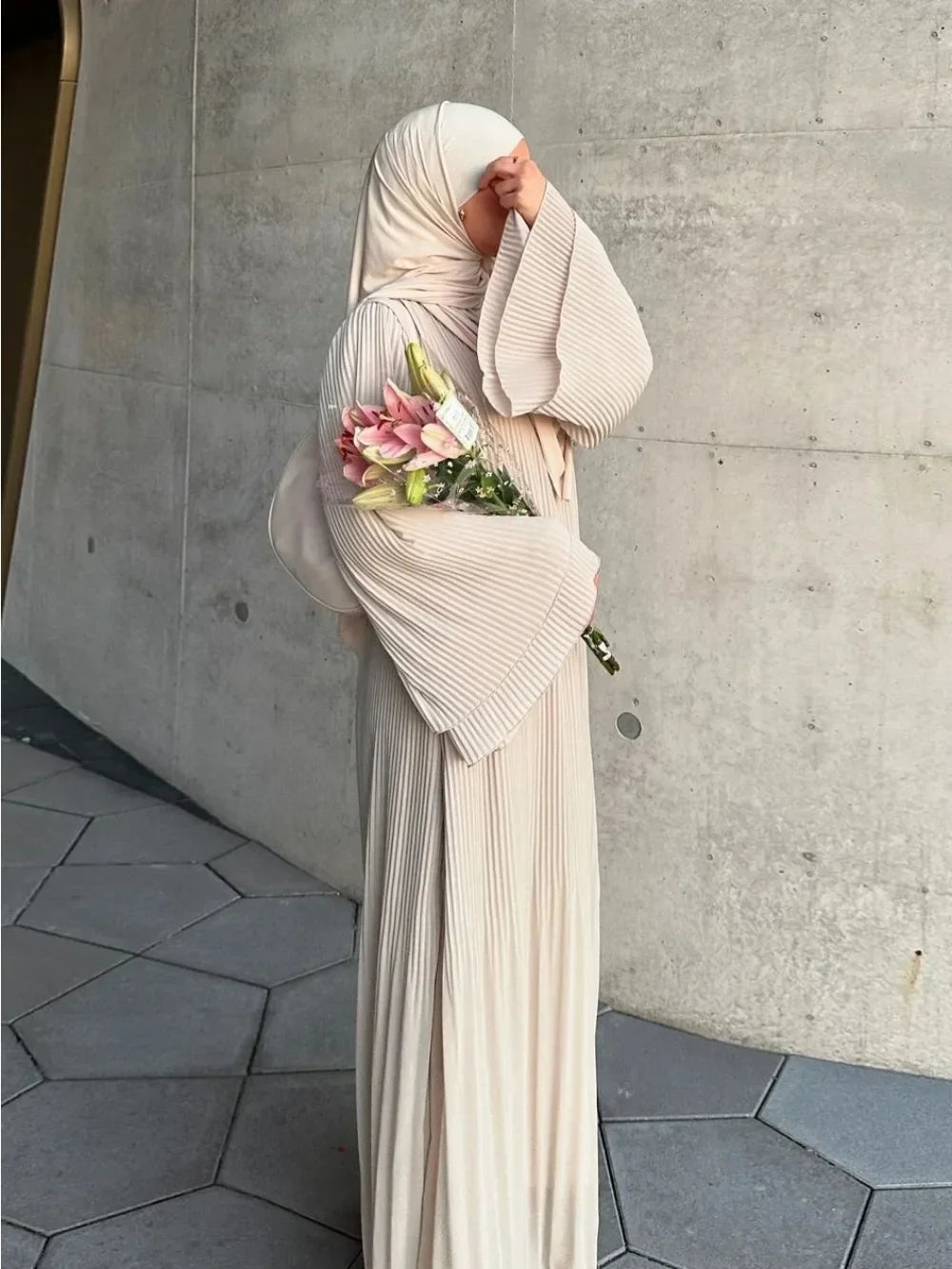 Robe musulmane manches évasées plissées – Aïd