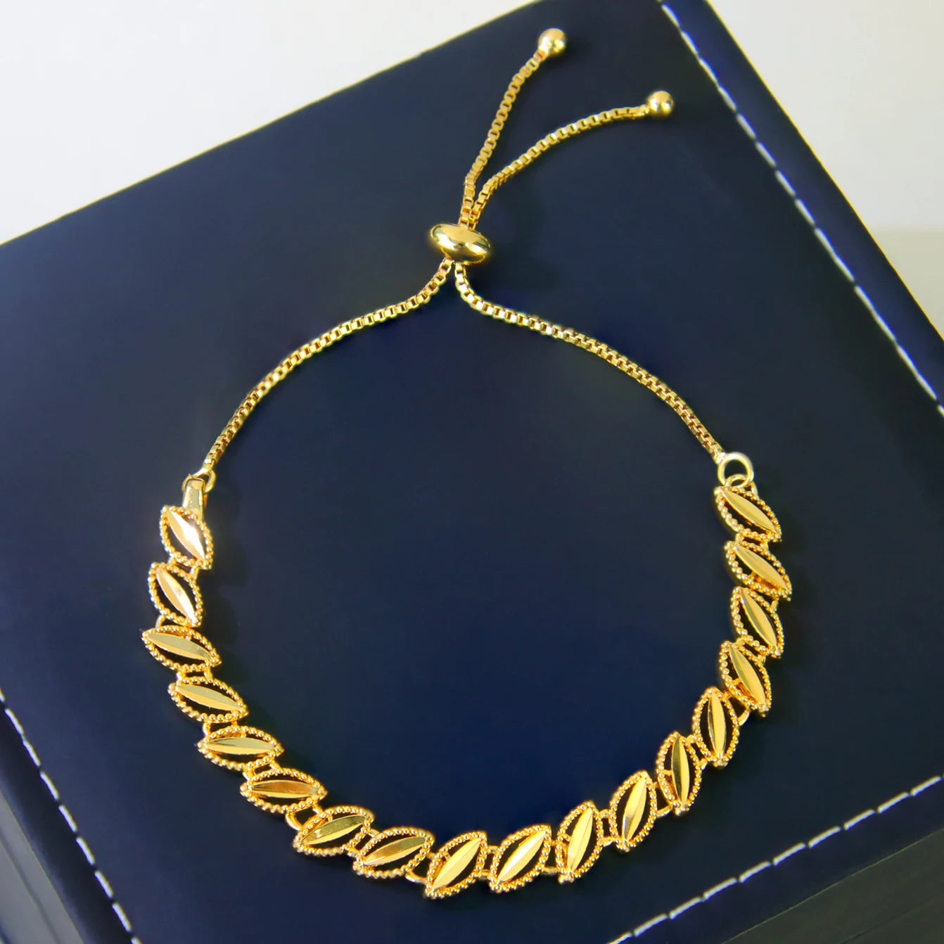 Bracelet manchette élégant plaqué or 21k – Dubai